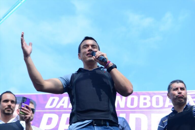El empresario Daniel Noboa se convierte en el presidente más joven de Ecuador