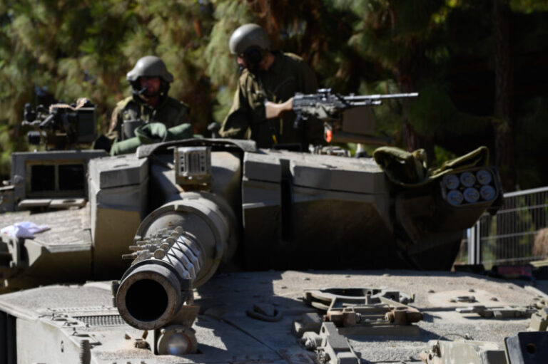Israel ataca suelo libanés con el lanzamiento de nueve cohetes