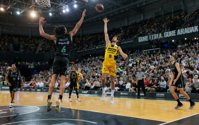 93-94. El Tenerife se impone en la prórroga en Miribilla a un buen Surne Bilbao