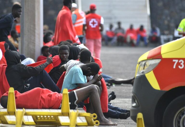 “Momentos de apuro” en El Hierro por la llegada de migrantes 