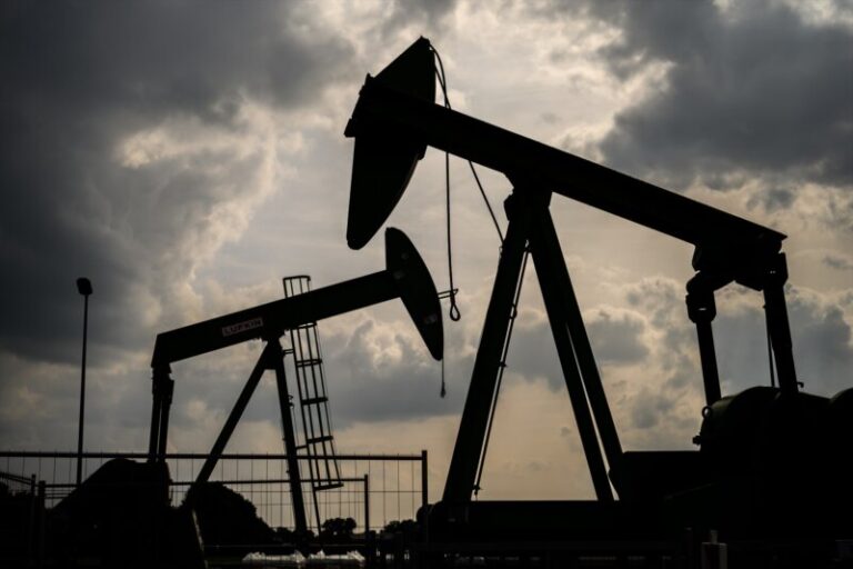 El precio del petróleo marca máximos desde septiembre ante las tensiones en Oriente Próximo
