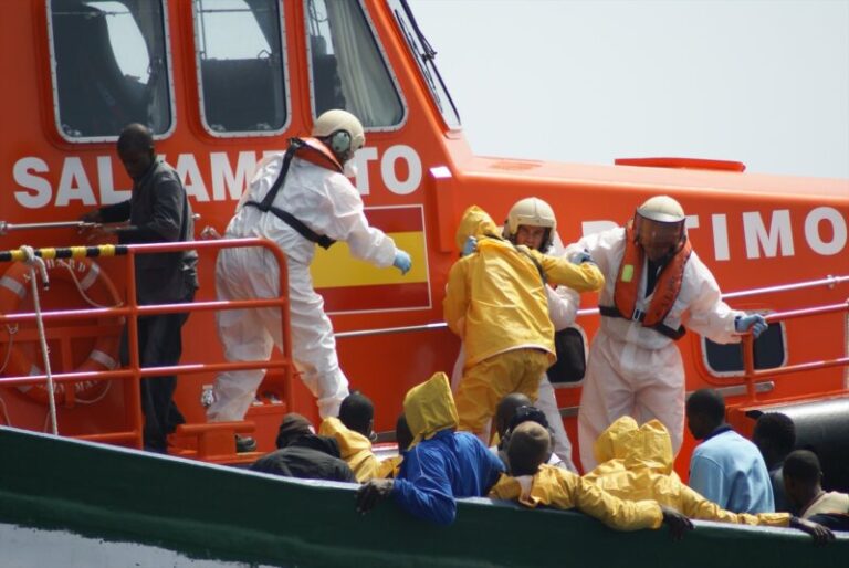 Llegan a Lanzarote y a El Hierro 201 migrantes