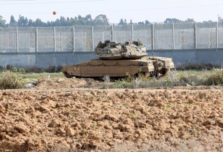 Al menos nueve heridos en un ataque “accidental” de un carro israelí a posiciones militares egipcias en Rafah