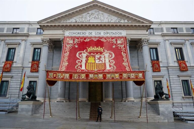 El rey pide trabajar por una España “unida, sin divisiones, ni enfrentamientos”