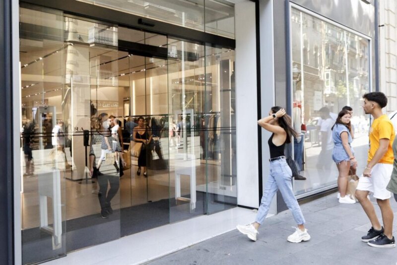 En los escaparates gana protagonismo una de las campañas más esperadas por clientes y comerciantes, el BlackFriday