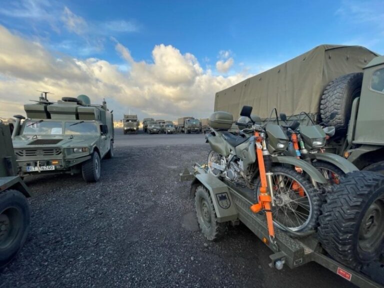 Efectivos del Regimiento de Infantería ‘Canarias’ Nº50 rumbo a Irak