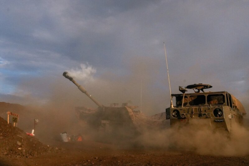 Israel autoriza la entrada de combustible a Gaza mientras que continúan los bombardeos