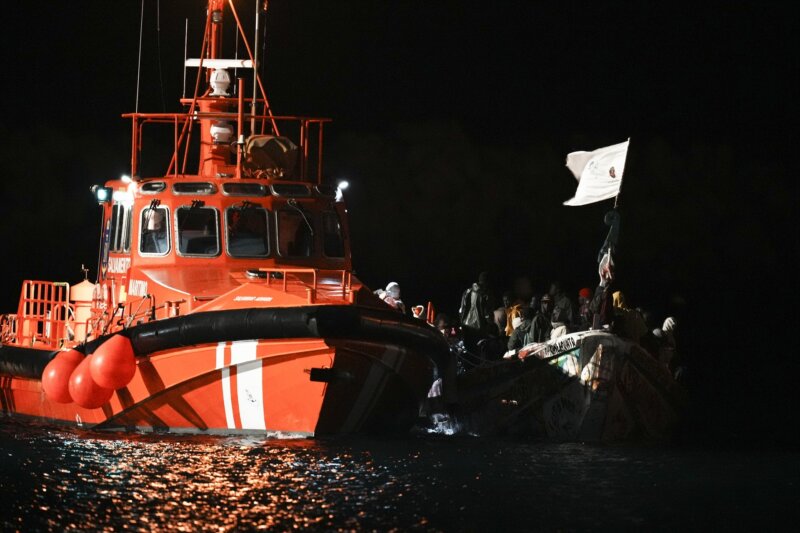 Más de 260 personas llegan a El Hierro en tres cayucos