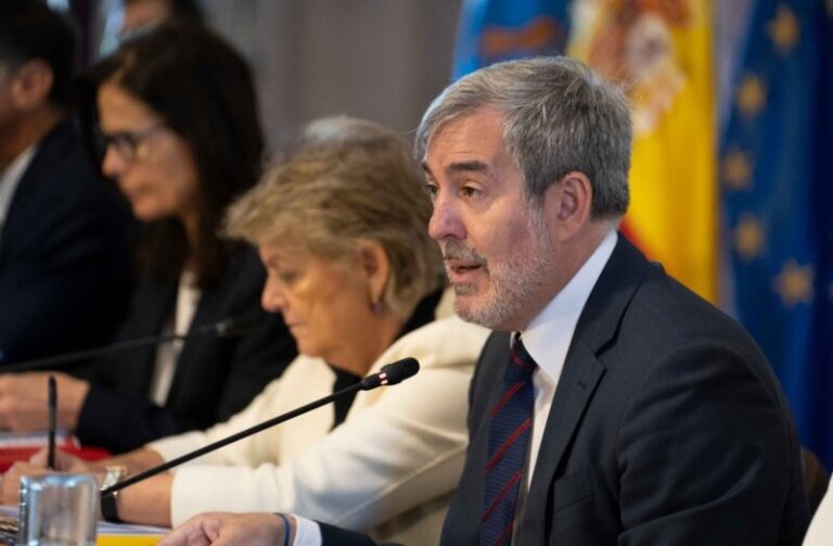 Canarias pide que los vuelos internacionales queden exentos de la tasa de emisiones de CO2