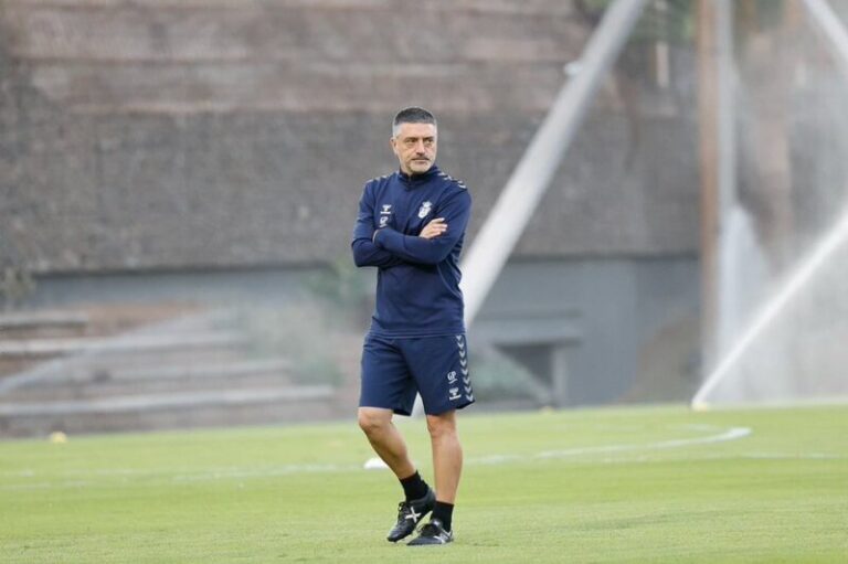 Pimienta pide “personalidad” y “concentración” ante el Atlético