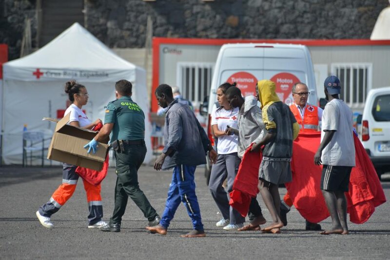 Los migrantes muertos no cuentan. En la imagen, migrantes llegados a El Hierro.