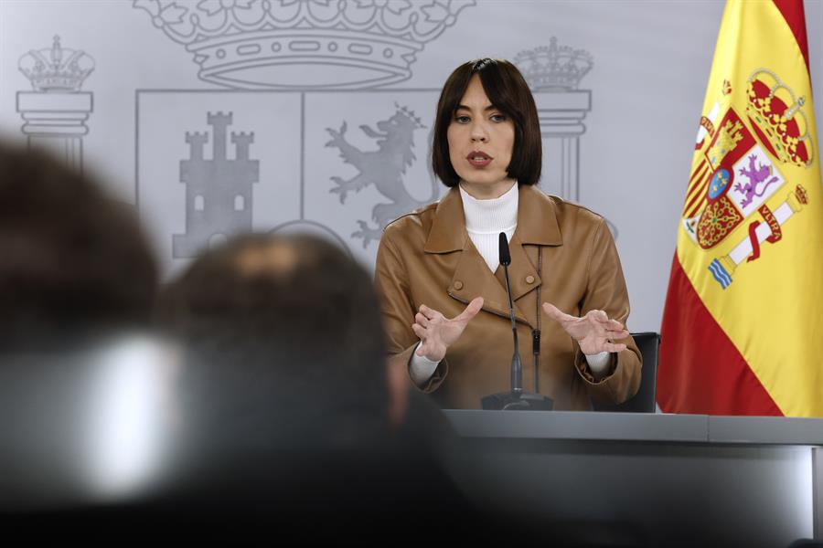 La ministra de Ciencia, Innovación y Universidades, Diana Morant, durante la rueda de prensa tras el Consejo de Ministros en el complejo de La Moncloa.-EFE/ Zipi Aragon