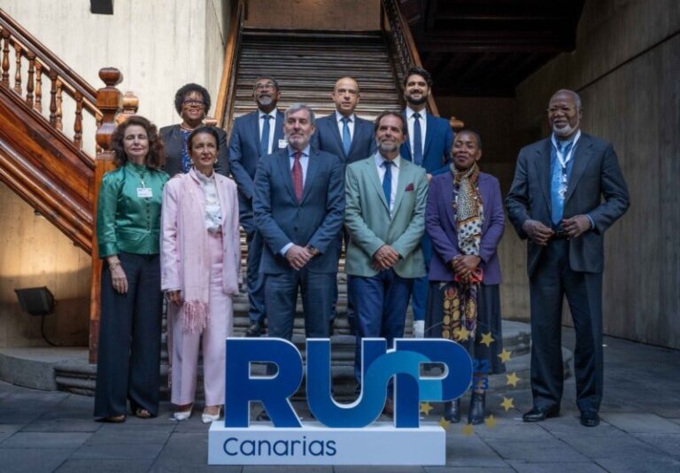 Clavijo reclama “apoyos” para afrontar la crisis migratoria