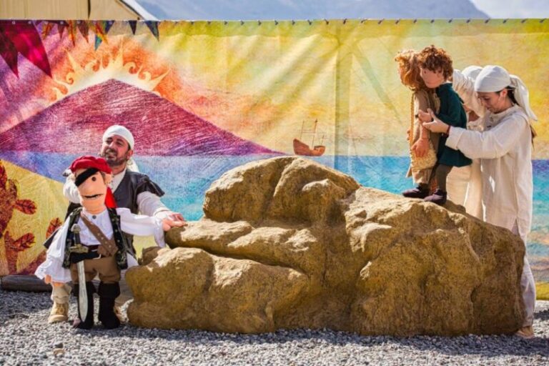Arminda vuelve a enfrentarse al corsario ‘Ojonegro’ en la Cueva Pintada