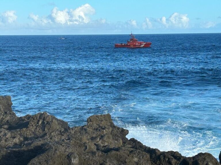 Localizan un cuerpo donde se buscaba al tripulante del velero encallado en Lanzarote