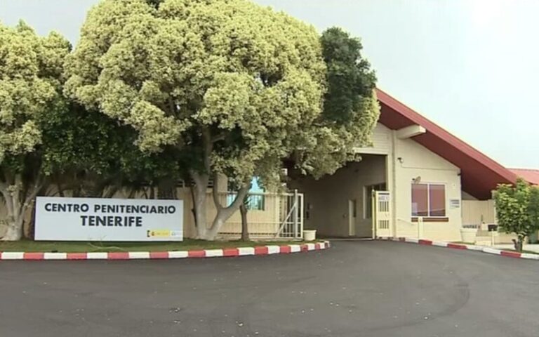 Agreden a dos funcionarios de la prisión Tenerife II