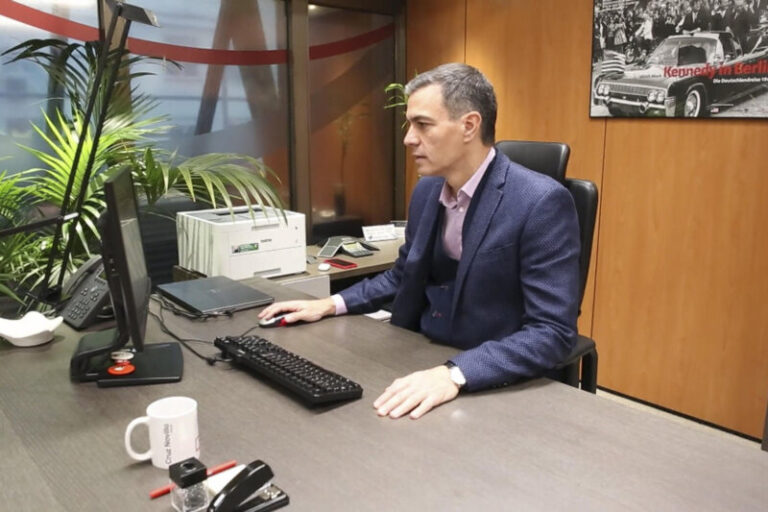 La investidura de Sánchez sigue sin fecha a la espera de cerrar un acuerdo con Junts