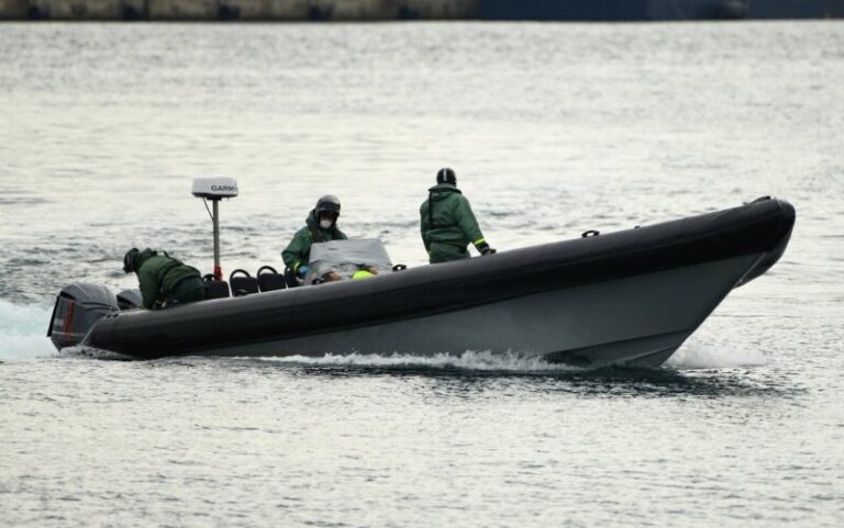 Mueren cuatro migrantes en Cádiz a los que obligaron a tirarse al mar