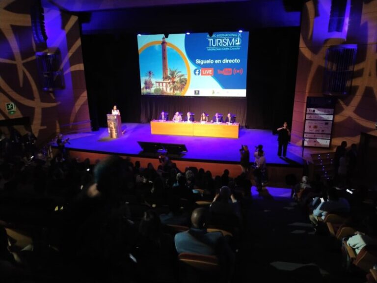 Canarias, reconocida en los Premios Tourinews 2023 como ‘Destino Turístico”