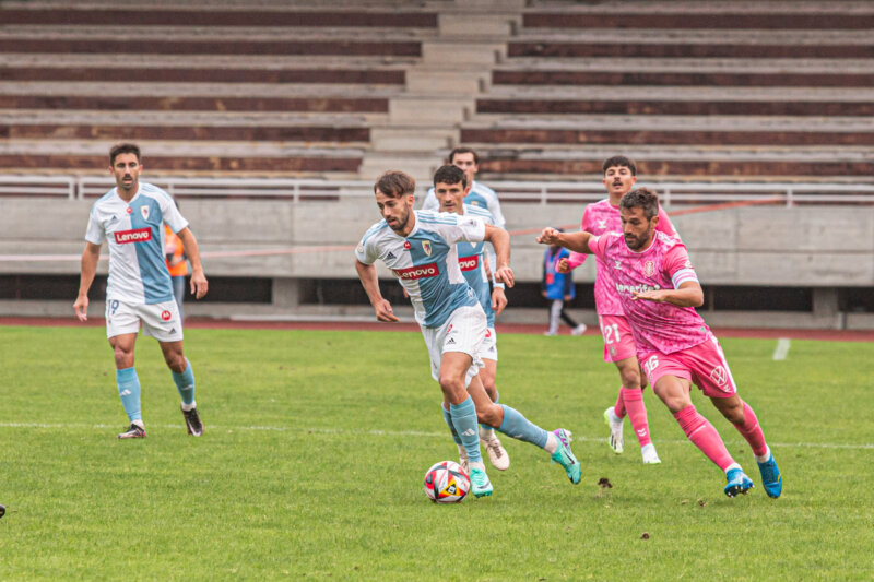 Aitor Sanz, jugador del CD Tenerife, vuelve a disputar un partido oficial con los blanquiazules tras la lesión / CD Tenerife