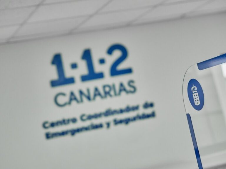 Un herido al chocar un coche y una moto en Tenerife