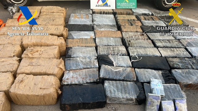 Policía Nacional y Aduanas intervienen un velero en Canarias con 3.600 kilos de hachís