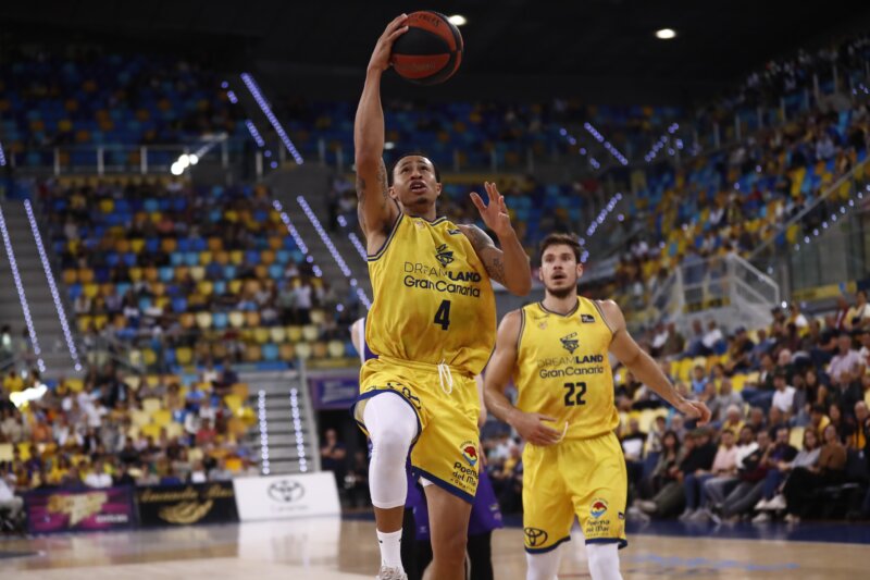 El equipo de Marcos Justo falló en exceso en el primer cuarto y permitió a que el Dreamland Gran Canaria empezara a tomar diferencias en el marcador