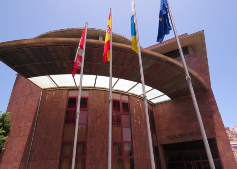 La Gomera aprueba sus presupuestos con 68 millones de euros