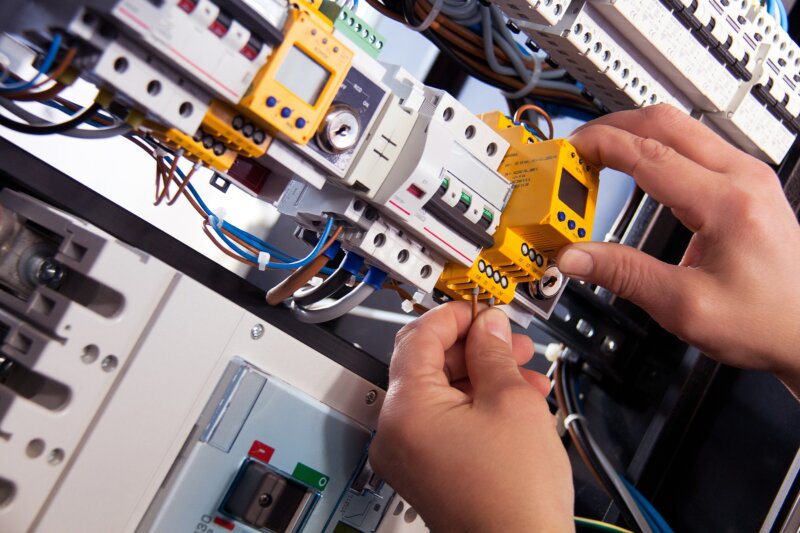 Necesidad de buscar soluciones a los apagones. Imagen de recurso instalación eléctrica.