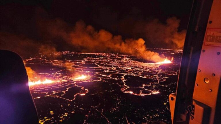 Estado de emergencia en Islandia por la erupción un volcán cerca de Grindavik
