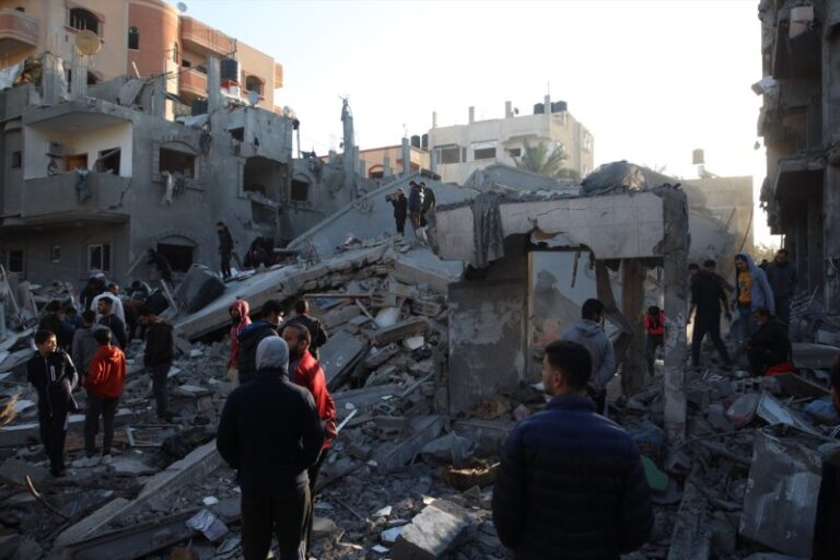 Sube en más de 30 la cifra de fallecidos por bombardeos de Israel en puntos palestinos