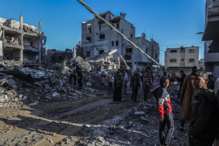 Al menos dos mujeres muertas en un ataque israelí sobre una iglesia de Ciudad de Gaza