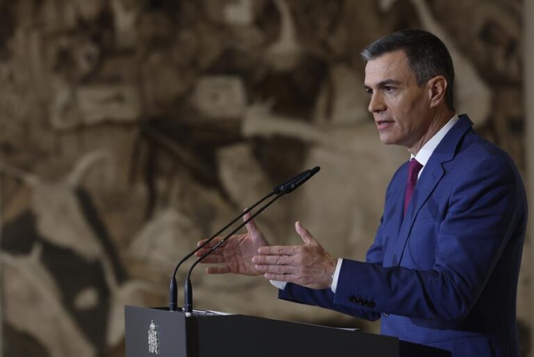 Sánchez reprocha el “inaceptable nivel de insultos” al que ha llegado la oposición