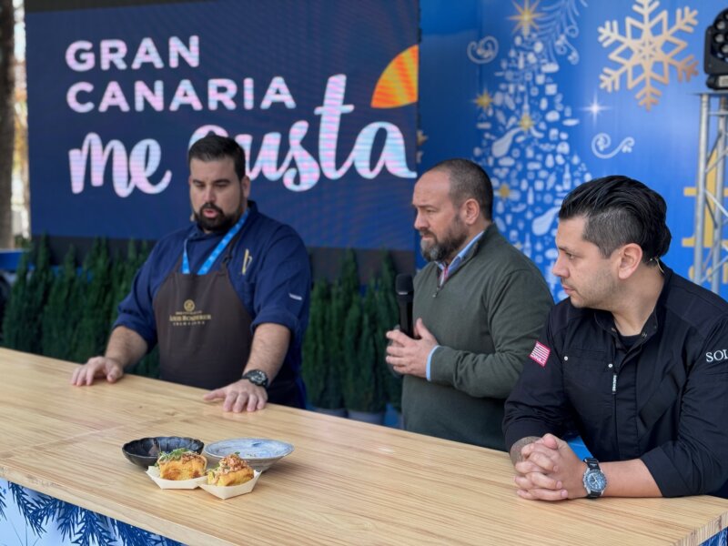 El programa se completa con una cata de chocolate, y el cantante de Danza Invisible, Javier Ojeda, ofrecerá una actuación en directo para presentar la nueva canción de la marca Sabor a Málaga