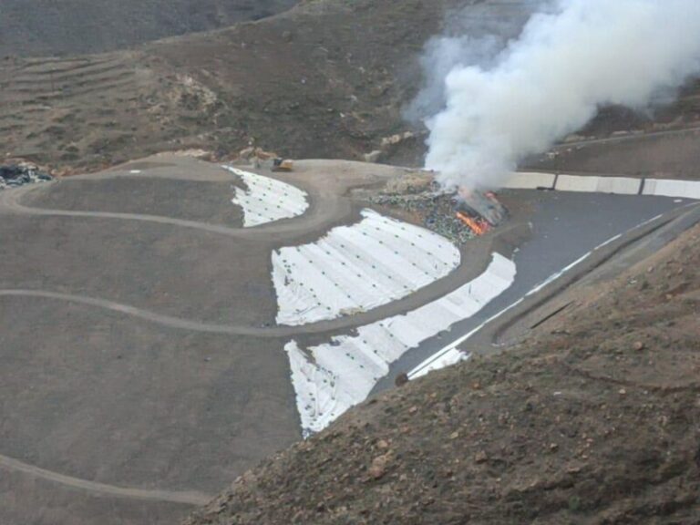 Declarado un conato de incendio en el complejo ambiental de El Revolcadero