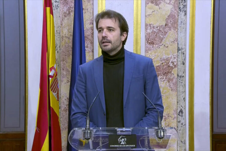 Los cinco diputados de Podemos abandonan Sumar