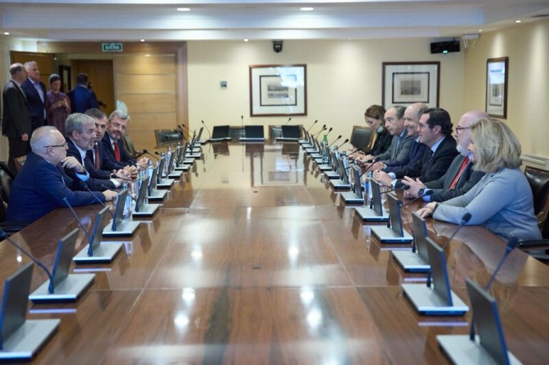 Imagen de la reunión entre Gobierno de Canarias y empresarios. Foto Gobierno de Canarias