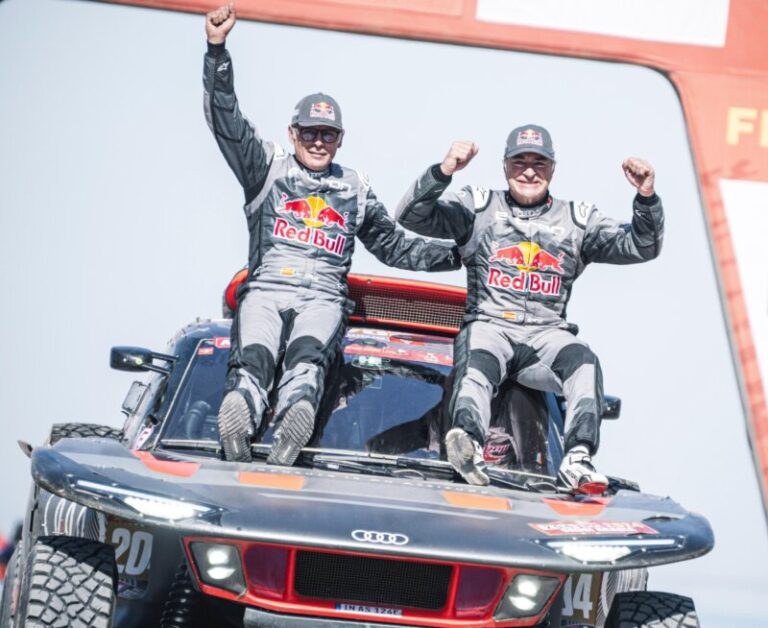 Carlos Sainz gana su cuarto Dakar