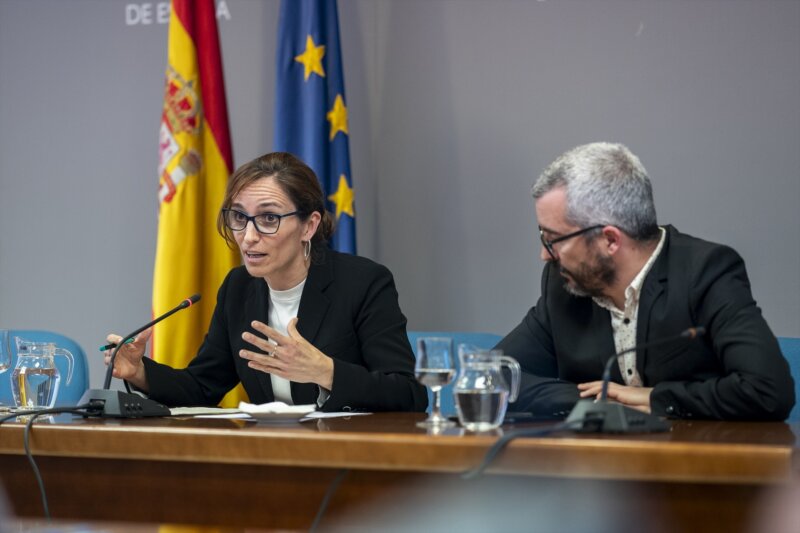 Sanidad quiere que se pueda autojustificar la baja por enfermedad leve los 3 primeros días