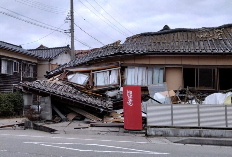 Aumentan a 62 los muertos por el terremoto en Japón