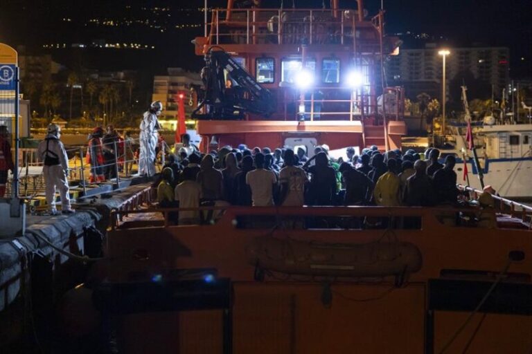 Llega un cuarto cayuco a Canarias y eleva a 302 los migrantes auxiliados este viernes