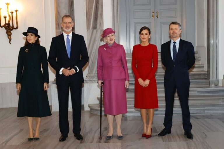 Los Reyes de España felicitan a Federico X de Dinamarca por el inicio de su reinado