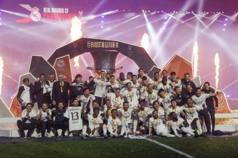 El Real Madrid celebra su decimotercera Supercopa