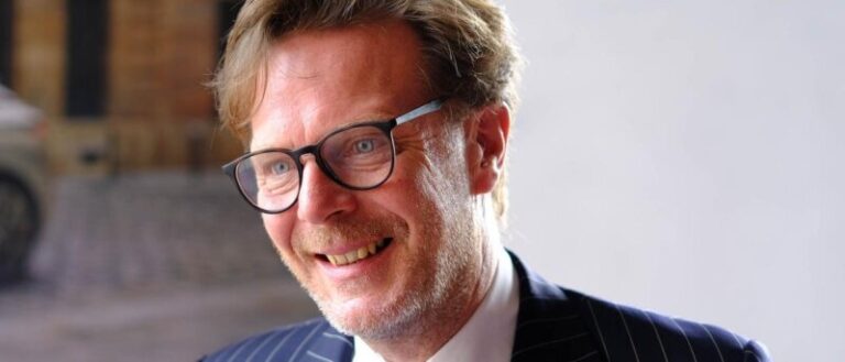 Este domingo, ‘El mundo que viene’ rinde homenaje a Jerónimo Saavedra