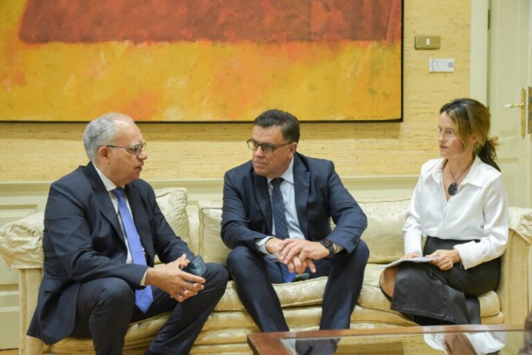 Clavijo matiza que solo se podrá construir vivienda protegida en suelo rústico