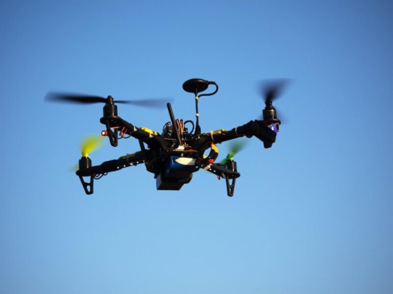 El Ejército de Rusia “neutraliza” varios drones ucranianos en las regiones rusas de Smolensk y Tula