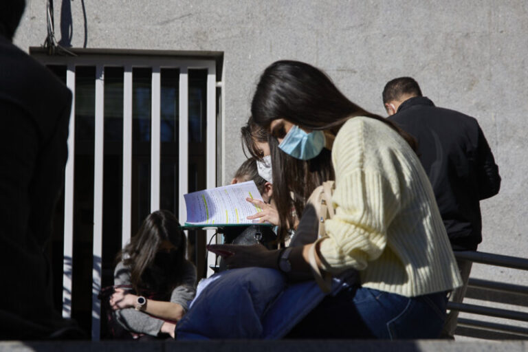 Más de 30.000 personas se examinan para optar a una de las plazas de Formación Sanitaria Especializada