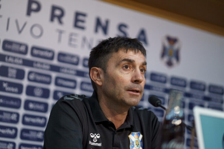 Asier Garitano dejará el Tenerife al final de temporada