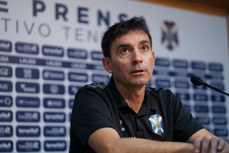 Garitano ve al Tenerife recuperado y listo para recibir al Sporting de Gijón