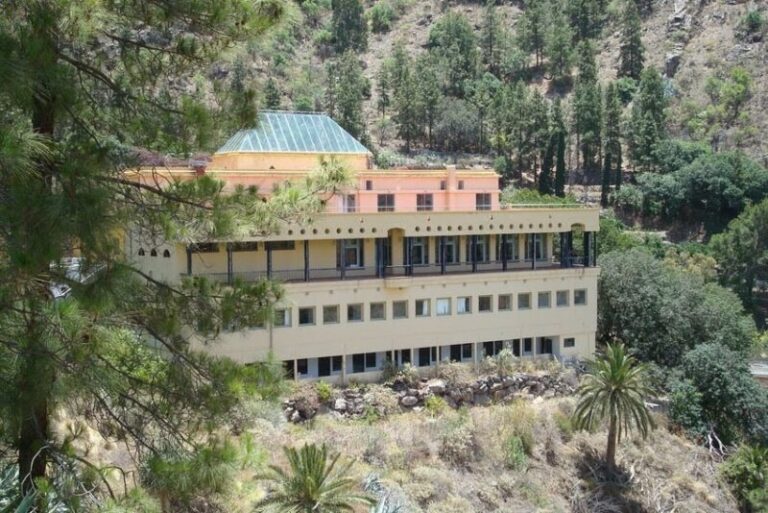 El presente y pasado del balneario de Los Berrazales